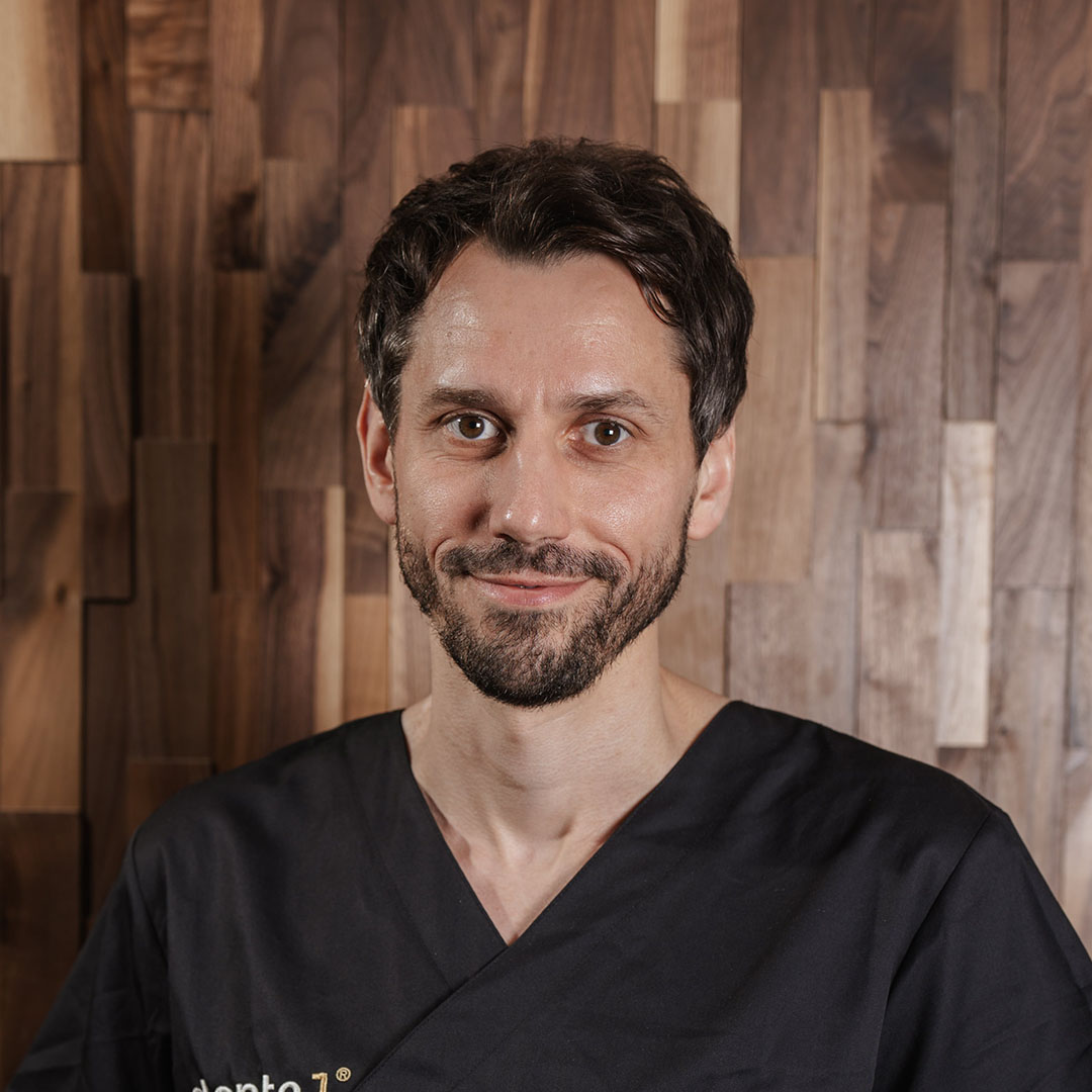 Dr. Alexander Goos
